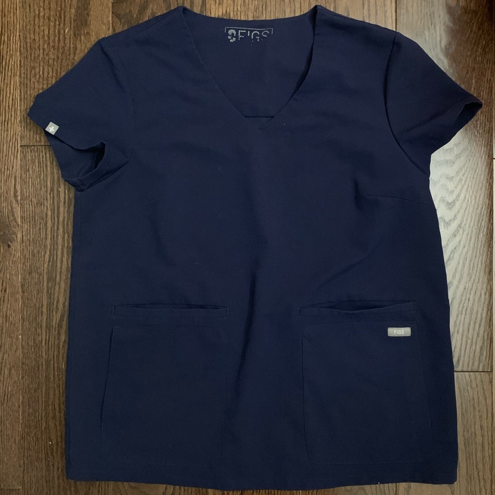 Figs casma scrub top